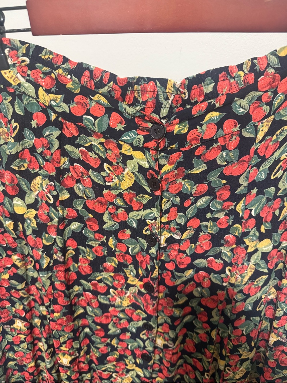 100% Rayon Vintage 90s Jonathan Martin Strawberry Print - Picture 4 of 4